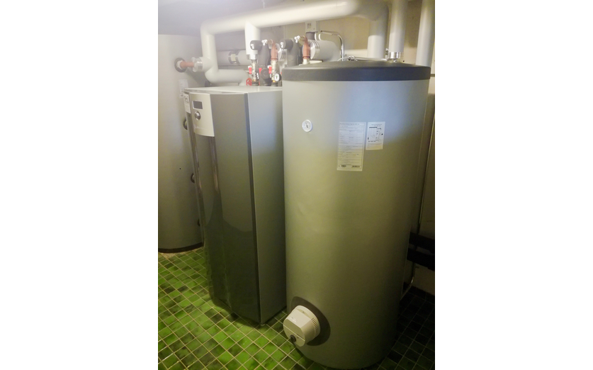 neues Heizungssystem: Erdsonden-Wärmepumpe neues Heizungssystem: Erdsonden-Wärmepumpe